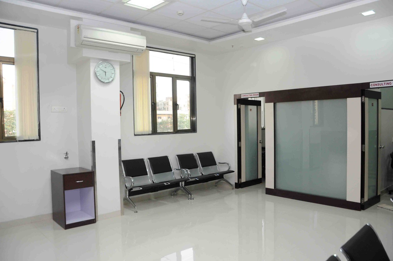 Hospital Entrance Glazing, Navi Mumbai